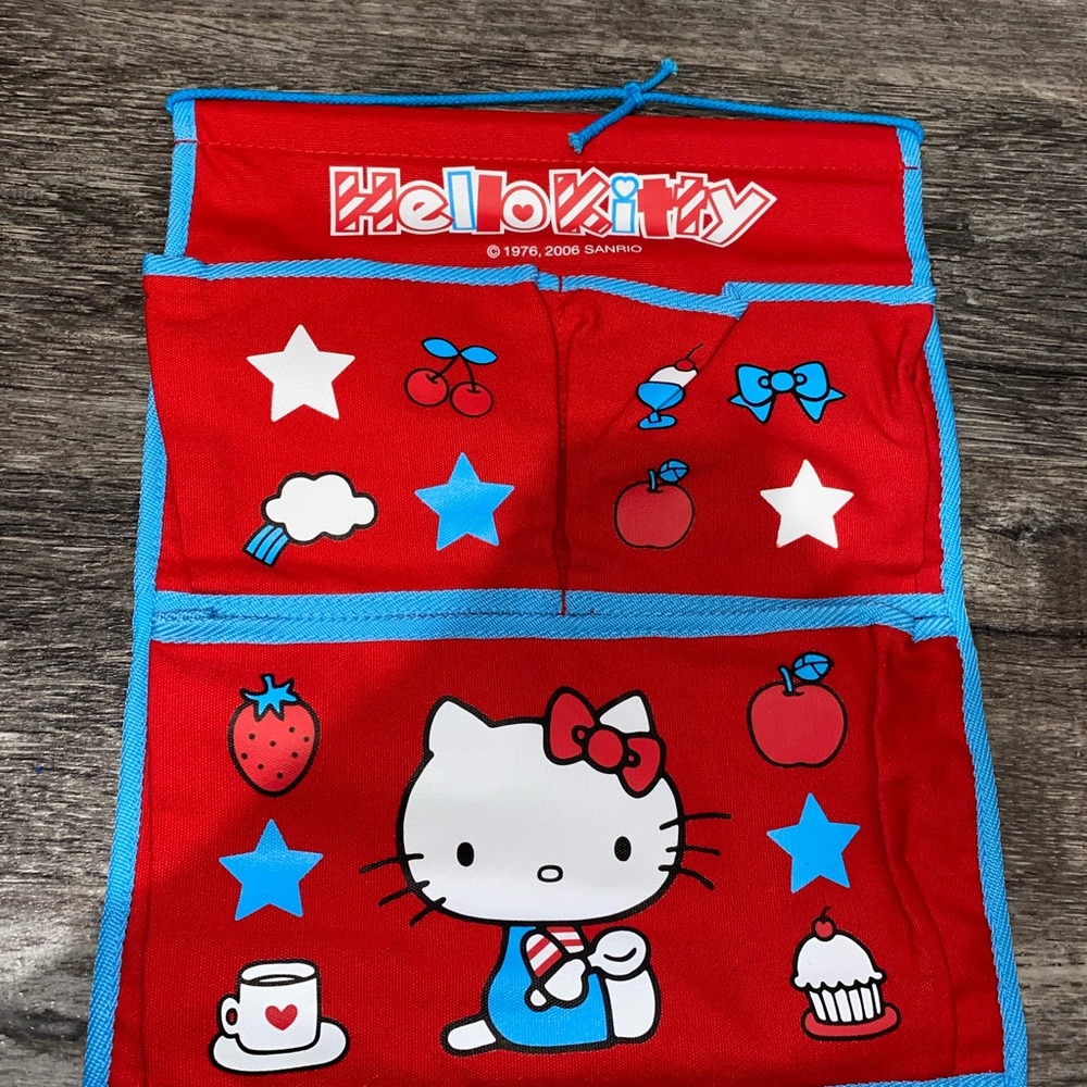 Hello Kitty Organizer - Picture 3 of 5
